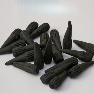 Conos de incienso negro curativo vietnamita de primera calidad 100% Material de madera buen precio para uso religioso - Product Image 1