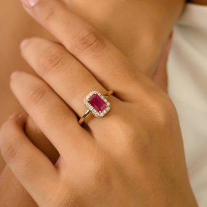 Anillo de Compromiso de Oro Amarillo Real de 14K con Diseño Moderno y Simple, Corte Octogonal de Rubí y Halo de Diamantes Redondos, Joyería Personalizada - Product Image 2