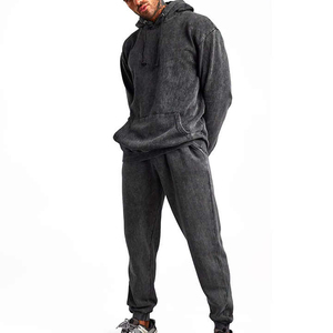 Ensemble de survêtement délavé à l'acide, tissu 100 % coton durable, respirant, imprimé, style streetwear moderne pour l'entraînement et les voyages - Product Image 1