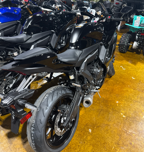 Motos sportives Yamaha YZF R6 R3 R7 R1 haute performance avec système de freinage ABS - Product Image 3