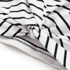 Vente en gros de haut court pour femmes, vêtements d'entraînement confortables et de qualité supérieure à manches courtes - Product Image 5