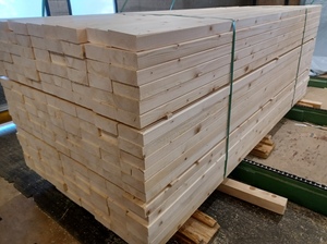 MADERA DE PRIMERA CALIDAD, MODERNA, DE PINO, ABETO, ARCE Y SPURCIO PARA EXPORTACIÓN DE MUEBLES - Product Image 3
