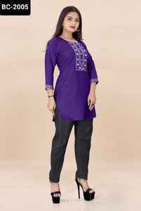 Nueva ropa de moda india, hermosos Kurtis cortos de rayón con Secuencia de bordado, trabajo con el precio más bajo, Kurtis de talla grande y parte superior - Product Image 3