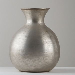 Vase antique fait main rustique en métal avec la surface brillante parfaitement adaptée à la décoration élégante - Product Image 2