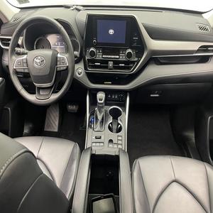 ¡Oferta Imperdible! Toyota Highlander Limited 2024 Súper Limpio, Motor 2.4L I4 PDI Turboalimentado DOHC 16V, Transmisión Automática, Tracción en las Cuatro Ruedas, SUV de Lujo - Product Image 3