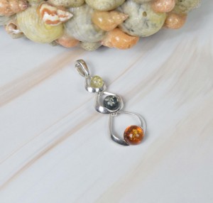 Pendentif en argent sterling massif 925 en ambre baltique naturel de forme ronde avec plusieurs pierres précieuses - Product Image 2