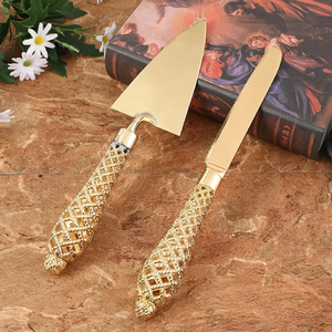 Ensemble couteau à gâteau et serveur en laiton brillant et durable, parfait pour toutes les occasions d'événements au prix de gros de l'Inde - Product Image 4