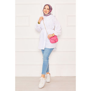Blusa Modesta con Doble Cuello y Cintura Ajustable con Cordón, Color Blanco - Product Image 3