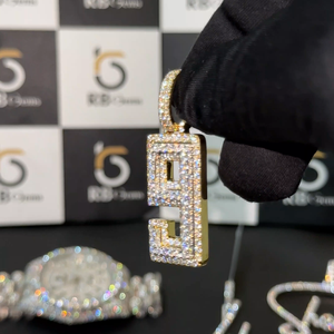 Pendentif personnalisé en argent 925 plaqué or, style hip-hop, avec lettres, certifié IGI, forme de lettre, RB GEMS RB07 - Product Image 3