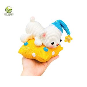 Poupée au crochet faite à la main dans un panier avec du fil rose et violet et de la laine, jouet pour bébé de 0 à 24 mois, thème dessin animé, taille personnalisée - Product Image 3
