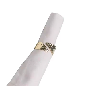 Anneau de serviette de mariage élégant en acier inoxydable plaqué or, fait main, écologique, tendance, décoratif, prix bas, vente en gros - Product Image 1
