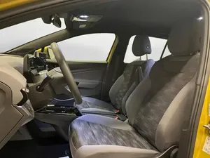2021 V0LKS-WAJEN ID.4 Pure 110 kWh 148 km/h Pompe à chaleur 148 km/h Pack Style Argent avec barre de remorquage Charge rapide EV Batterie lithium Chargeur de voiture NEDC - Product Image 2