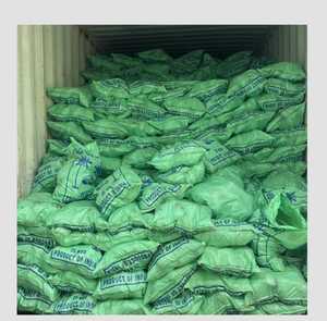 Coco indio Premium (coco semi descascarillado) Pollachi Fruta tropical y subtropical Coco fresco madurado DE LA India - Product Image 1