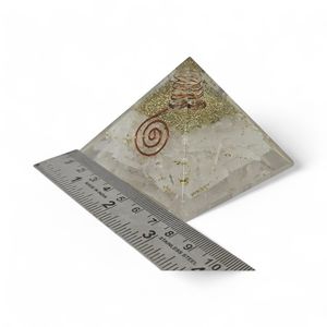 Pirámide de Energía de Orgón de Selenita Hecha a Mano | Cristal de Limpieza y Protección para Reiki, Meditación y Curación de Energía Positiva - Product Image 1