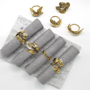 Design élégant Vente en gros à bas prix Rond de serviette décoratif en métal plaqué or Design de coquillage - Product Image 3