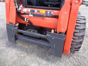 Chargeuse compacte Kubota SSV65 2024-Puissance compacte, levage vertical et performance à usage intensif - Product Image 4