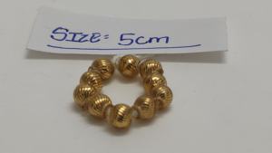 Cuentas de vidrio doradas hechas a medida, hechas de vidrio de alta calidad y recubiertas con un acabado metálico dorado duradero. Ideal para - Product Image 5