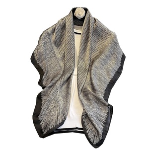 Éclat subtil fabriqué à la main bord ethnique foulard en soie longue longueur motif floral 100% soie imprimé sur mesure multifonctionnel en gros - Product Image 5