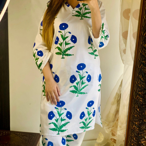 Trajes listos bordados Lenin de alta calidad para mujer, ropa diaria recta, hermosa flor inspirada en la moda pakistaní - Product Image 1