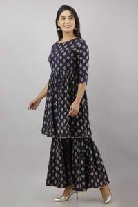 ผ้าคุณภาพสูงผ้าคุณภาพสูงเย็บอย่างเต็มที่เรยอนบริสุทธิ์พิมพ์ลายสีฟ้าและสีทอง kurti กับ sharara และ dupatta - Product Image 4