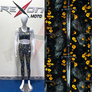 All Over Sublimation Custom Print Women Activewear Set Leggings sin costuras de cintura alta y Sujetador deportivo para gimnasio de yoga - Product Image 5