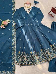 Elegante Vestido Anarkali Pishwas de Georgette para Bodas Indias y Ropa de Novia Más Vendida en Pakistán - Product Image 4