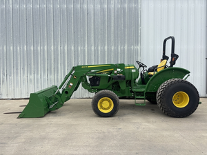Tracteur agricole utilitaire John Deere 5045E 50HP 4x4, direction assistée, diesel, prêt à la vente, modèle 2020. - Product Image 2