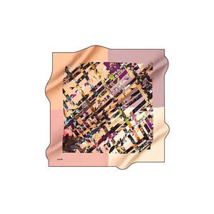 Pañuelo Cuadrado de Seda Crepé Satinado de 90x90 con Estampado Digital - Product Image 1