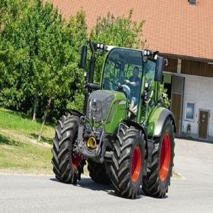 Vente en gros de tracteur compact Fendt 300 Vario disponible pour les besoins agricoles professionnels avec une technologie de pointe et des options d'achat - Product Image 1