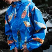 Jaket Windbreaker Anti Air 10000mm untuk Ski, Hiking, Berkuda, dan Aktivitas Luar Ruangan Lainnya dengan Motif Fish Spray Printing, Model Boxy Fit
