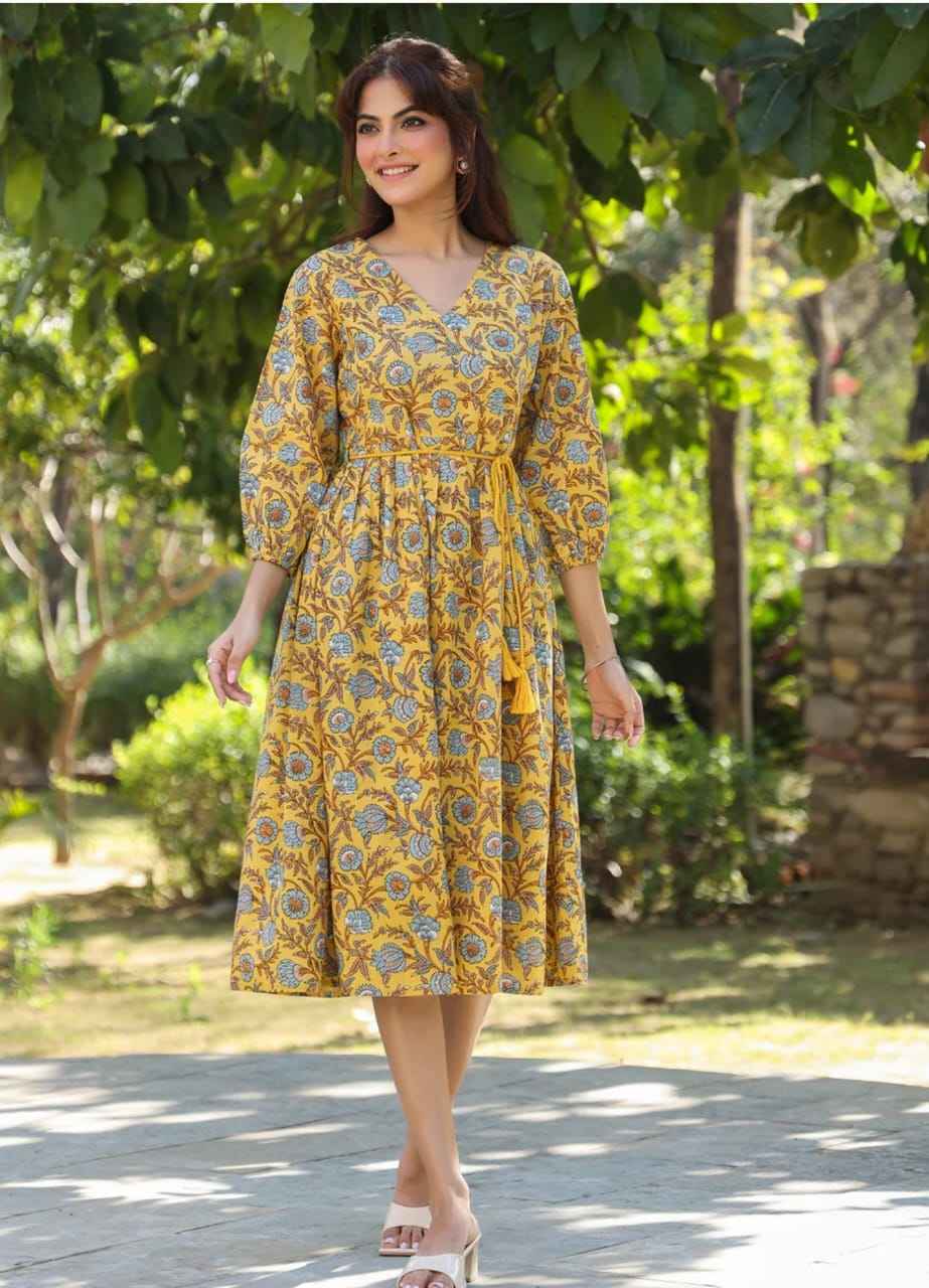 สีเหลือง