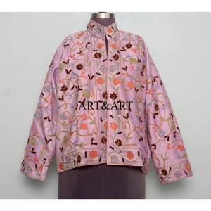Chaqueta Suzani de Terciopelo con Bordado Floral Bohemio, Chaqueta Corta Estampada con Forro de Algodón, Hecha a Mano, Ecológica, Acolchada - Product Image 1