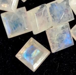 พลอยหลวมสีรุ้งธรรมชาติขนาด9มม. เจียระไนเหลี่ยมเพชรพลอยสีฟ้าฉูดฉาดคุณภาพดี - Product Image 2