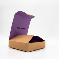 Cajas de papel de embalaje de regalo de correo plegable de cartón corrugado Kraft personalizable Laminación mate y grabado en relieve para calcetines