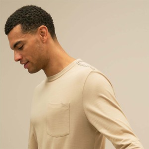 Chemise à manches longues en coton biologique thermique pour homme: isolante, douce, idéale pour la superposition par temps froid - Product Image 4