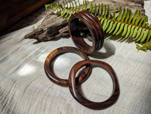 Pulseras de Madera MN Exports, Estilo Clásico Redondo para Fiestas Cristianas, Acabado Natural Unisex - Product Image 1