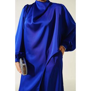 Conjunto de 2 Piezas Azul Marino para Mujer Diseño Satinado con Abertura Lateral - Product Image 3