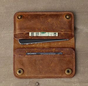 Cartera de Cuero Genuino Hecha a Mano con Textura Natural Suave, Ideal para Amantes de la Moda - Product Image 1