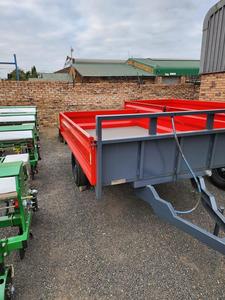 Remolque Agrícola Hidráulico de Volteo de 2, 3 y 5 Toneladas, Capacidad de Volteo para Tractor, Envío Gratuito, Nuevo y Usado, Motor de Engranajes, Eje Hidráulico - Product Image 3