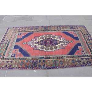 Alfombra Antigua de Lana Turca Oriental Roja de 4x7.2 pies - Product Image 4