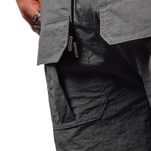 กางเกงขาสั้นคาร์โก้ผู้ชายขายดี ผ้าเนื้อดี แห้งเร็ว มีกระเป๋าข้าง เหมาะสำหรับเล่นกีฬาและออกกำลังกายในฤดูร้อน - Product Image 4