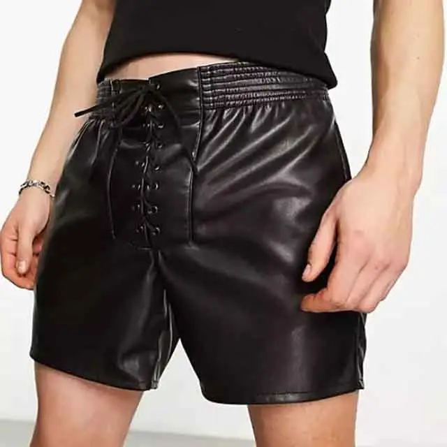 Leder-Look Shorts mittellang mit Schnür detail Punk-Stil Party Wear Shorts für Männer Pu Baggy Shorts