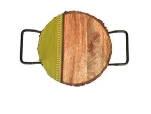 Support à pizza et à gâteau en bois forme ronde avec poignées en fer taille moyenne élégant en bois massif parfait pour une utilisation au restaurant - Product Image 6