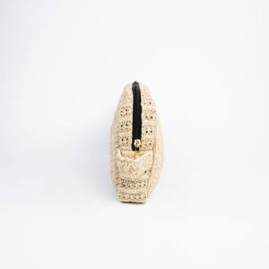 กระเป๋าใส่เครื่องสำอางขนาดใหญ่พร้อมโลโก้แนววินเทจและการปิดซิป - Product Image 4