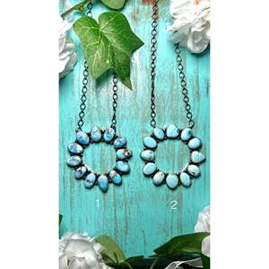 สร้อยคอรูปดอกไม้สีเทอร์ควอยส์และสเตอร์ลิงสีเงินพร้อมเทคโนโลยีฝังขอบ - Product Image 2