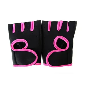 ถุงมือปั่นจักรยานแบบครึ่งนิ้ว Soccer Max Pro คุณภาพสูง ผลิตจากโพลีเอสเตอร์และไนลอน พร้อมตัวล็อคแบบตะขอ  รับออกแบบโลโก้ตามสั่ง ขายส่ง - Product Image 2