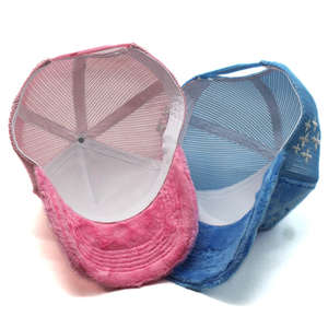 Gorras Trucker de Malla de Terciopelo de 5 Paneles Personalizadas con Logotipo Bordado Personalizado, Venta Directa de Fábrica - Product Image 4