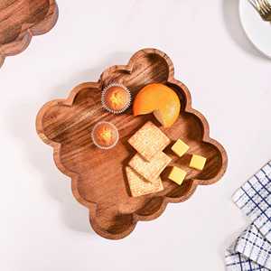 Plateau de service carré moderne en bois d'acacia fait main, 26x26cm, pour la vaisselle et la décoration de table de fête - Product Image 4