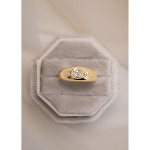 Anillo de Compromiso Carmen con Diamantes en Oro Amarillo y Blanco de 14k con Múltiples Opciones de Forma - Product Image 3
