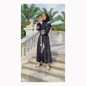 Abaya pour femmes musulmanes en gros, respirante pour l'hiver, robe musulmane 2024 avec poudre scintillante dorée - Product Image 4